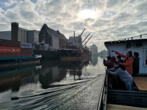 Hafenrevue! – Eine Hafen-Zeit-Reise auf der Seebühne Bremen 2022