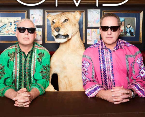 Plakatmotiv für ORCHESTRAL MANOEUVRES IN THE DARK OMD’s Summer of Hits in Bremen Seebühne